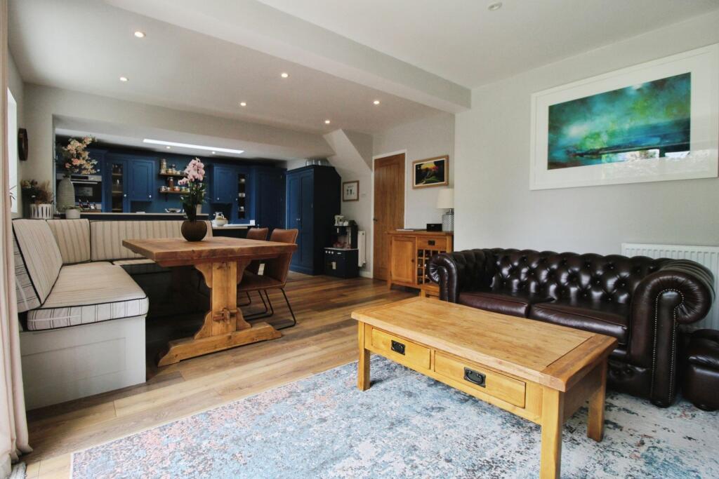 Kitchen Breakfast Family Room