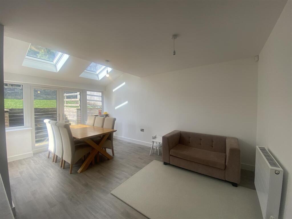 Dining Area.jpg