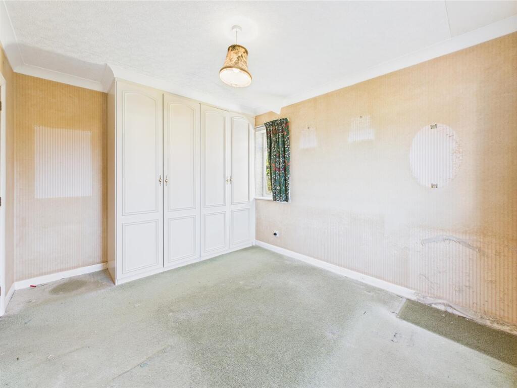 Bedroom:
