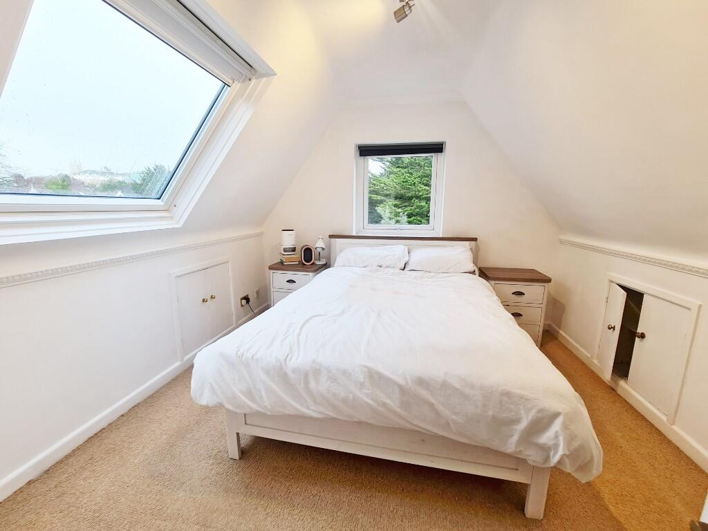 Dual Aspect Room