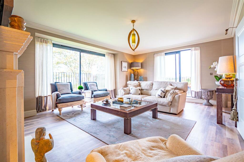 Living Room.jpg