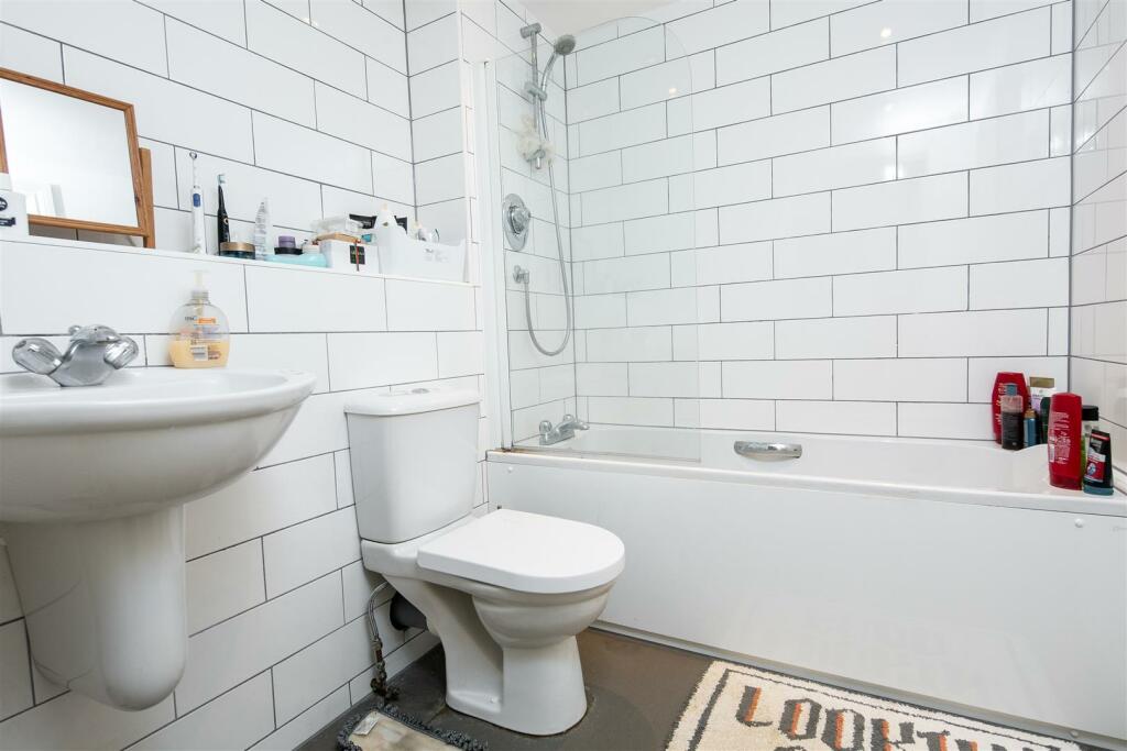 5 Wallace Place. -7.jpg