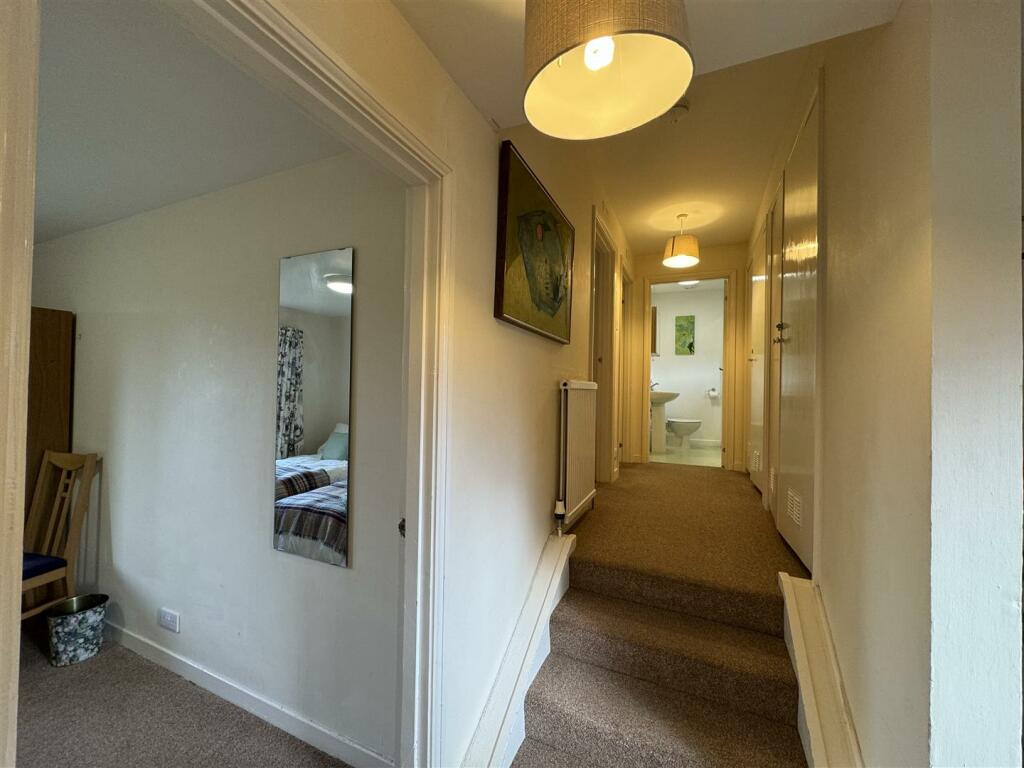 REAR HALLWAY.JPG