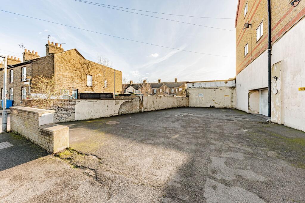 Access to Communal Garage