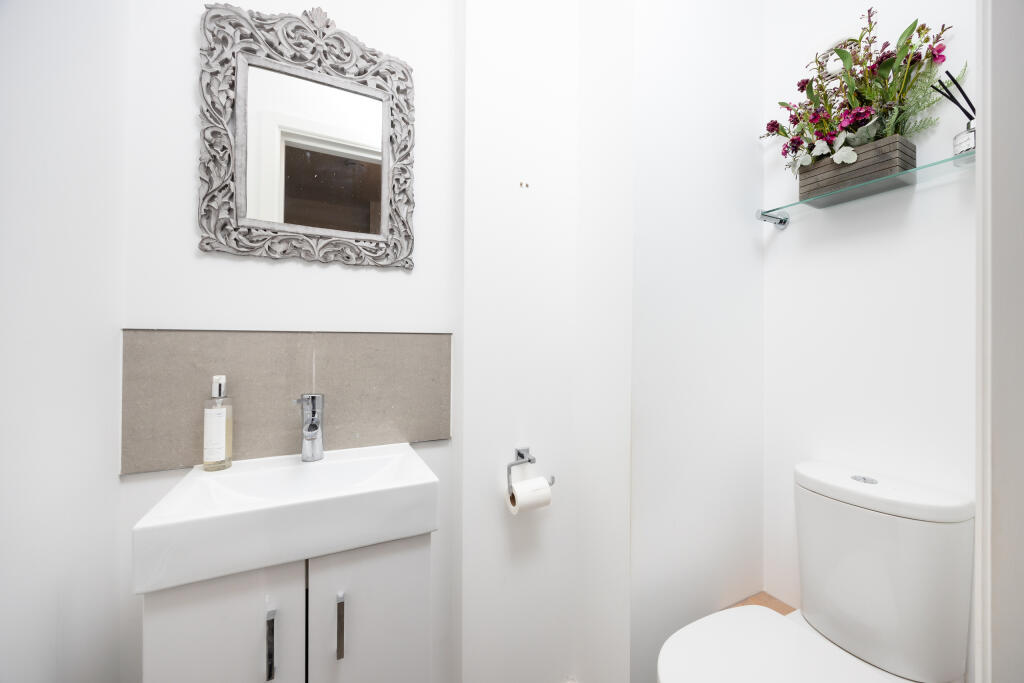 2 Cheddington Grove, HP22 7AB-18