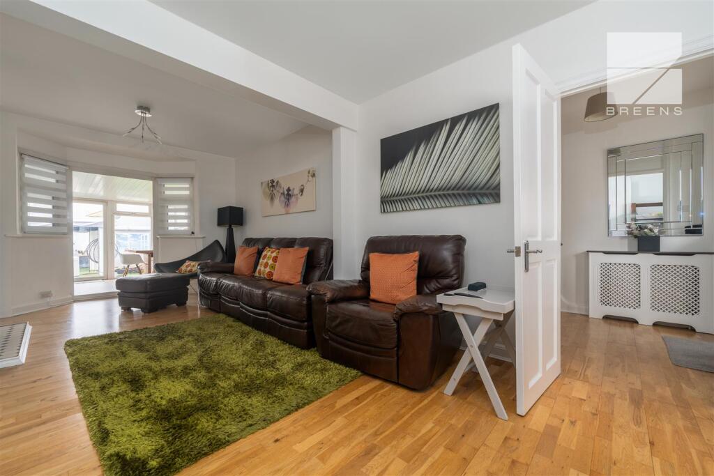 32 Suffield Road_0034.jpg