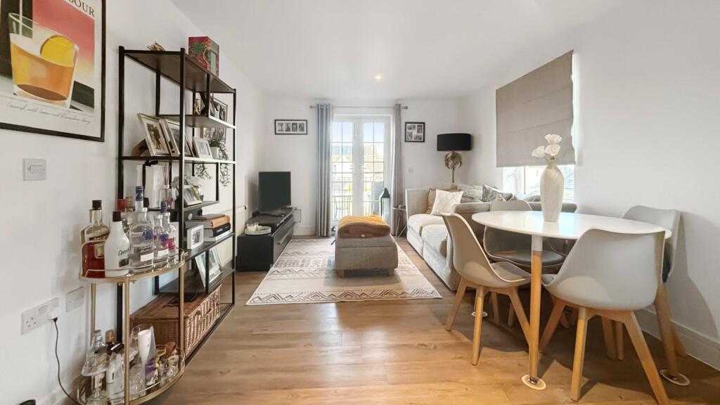 Kitchen/Reception