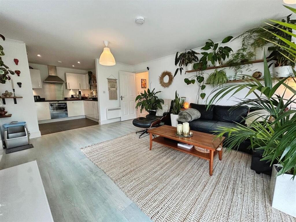 17b6879a-2-45C8-9645-6AB8D48C83FE-4442-000002B7E9F