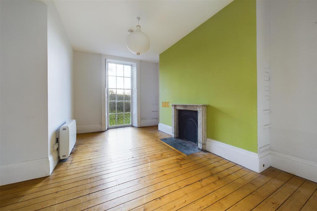 Flat 3, 6, Nelson Place West, Walcot, Bath, BA1 2T
