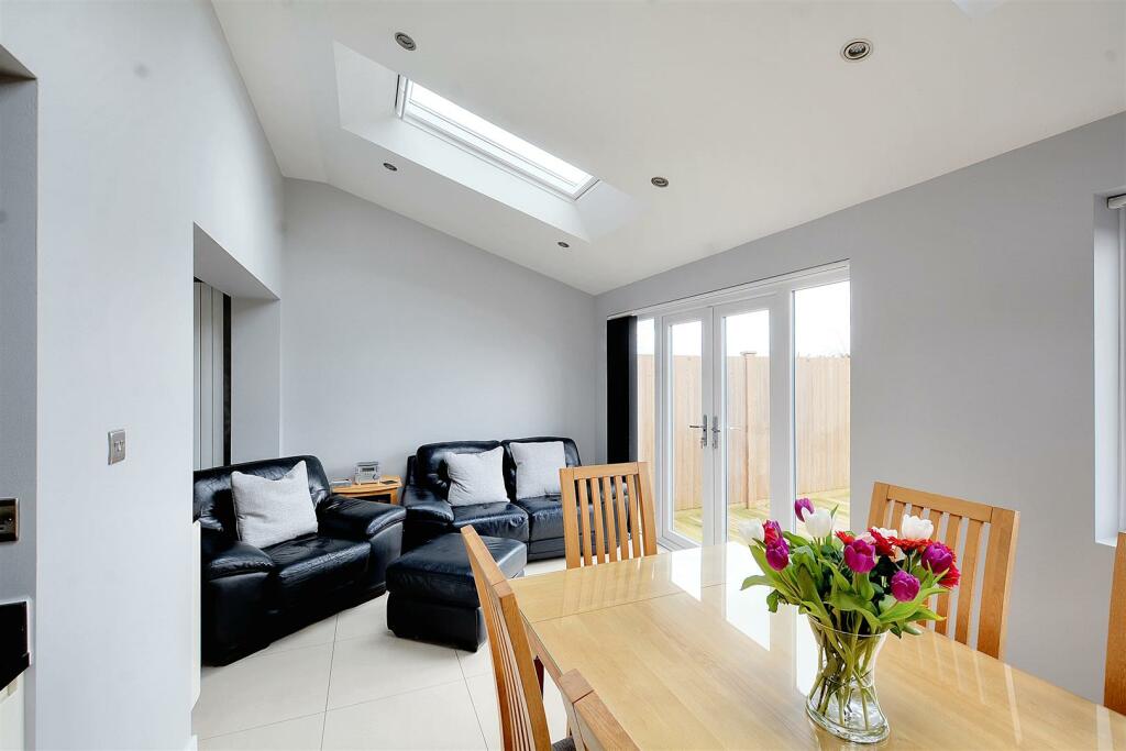 DSC_4348kitchen diner.jpeg