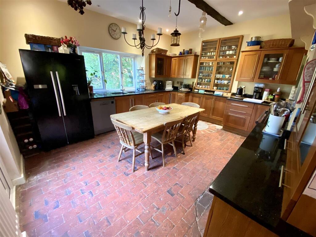 BAKERSNEWKITCHEN10.jpg