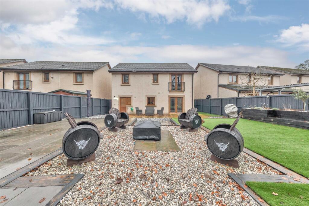 7 Millburn Gardens Dundee-29.JPG