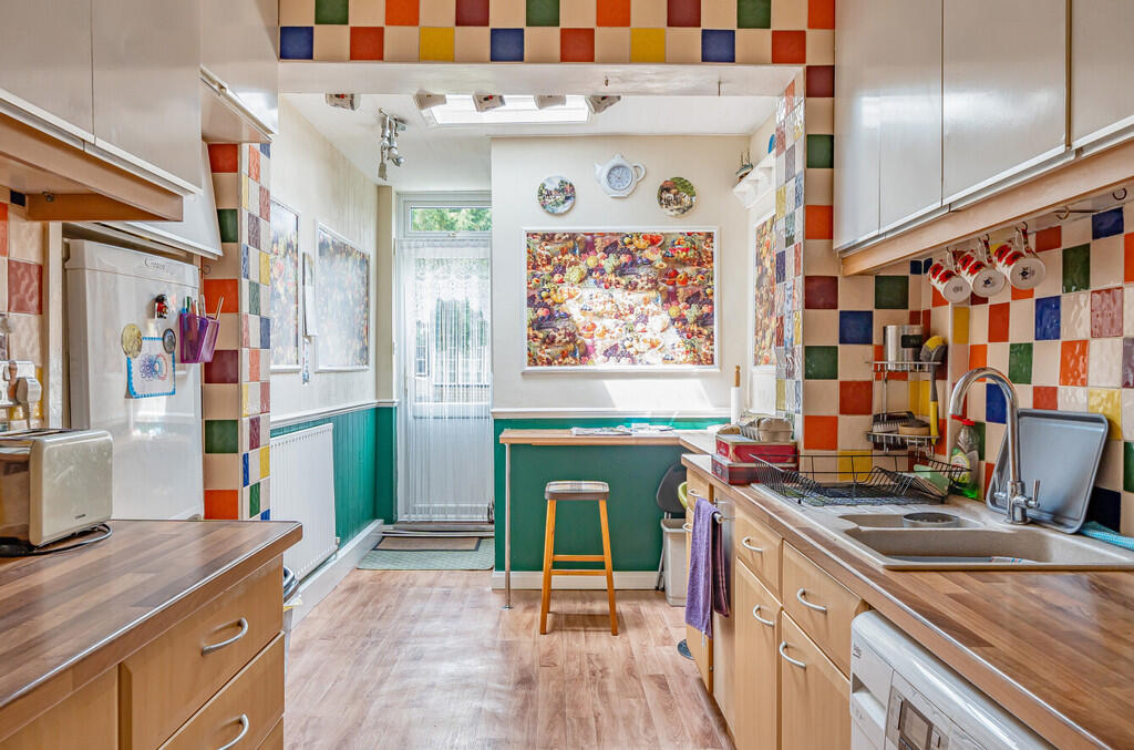 1296212-14-683700...