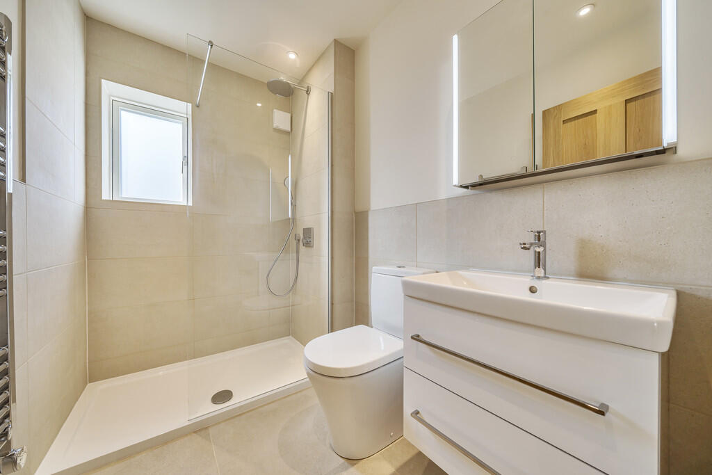 1335933-8-6895d91...