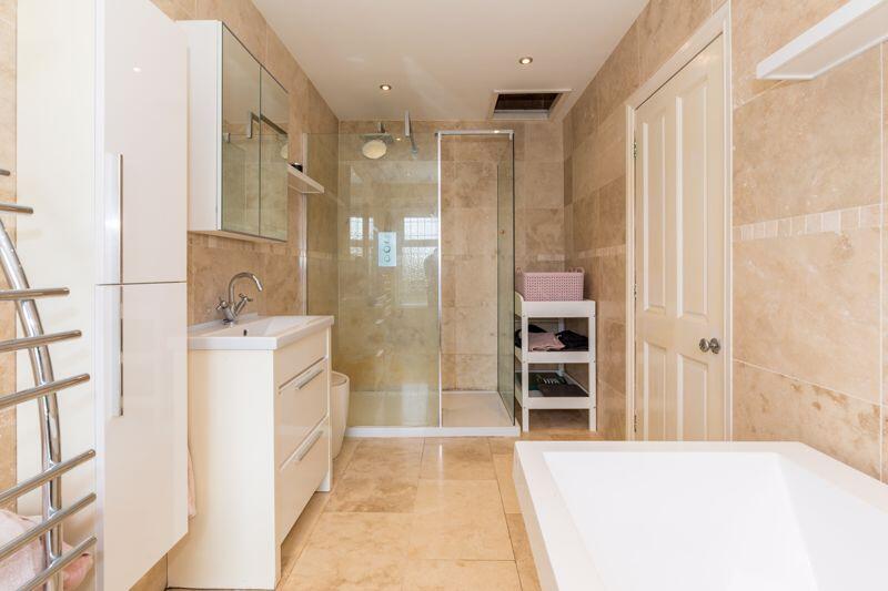 Ensuite