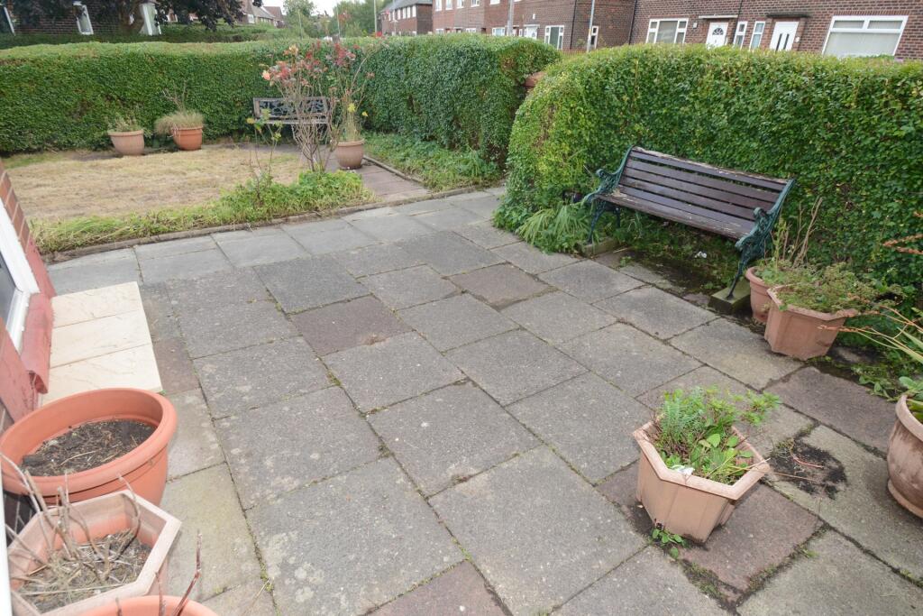 FRONT GARDEN