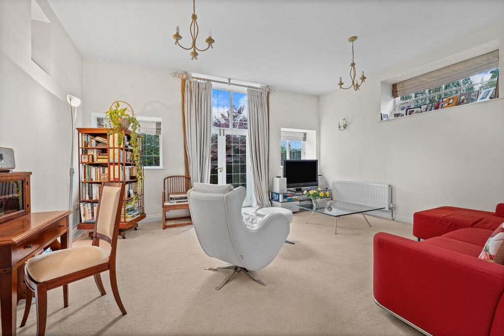 3 Coachouse Mews-21.jpg