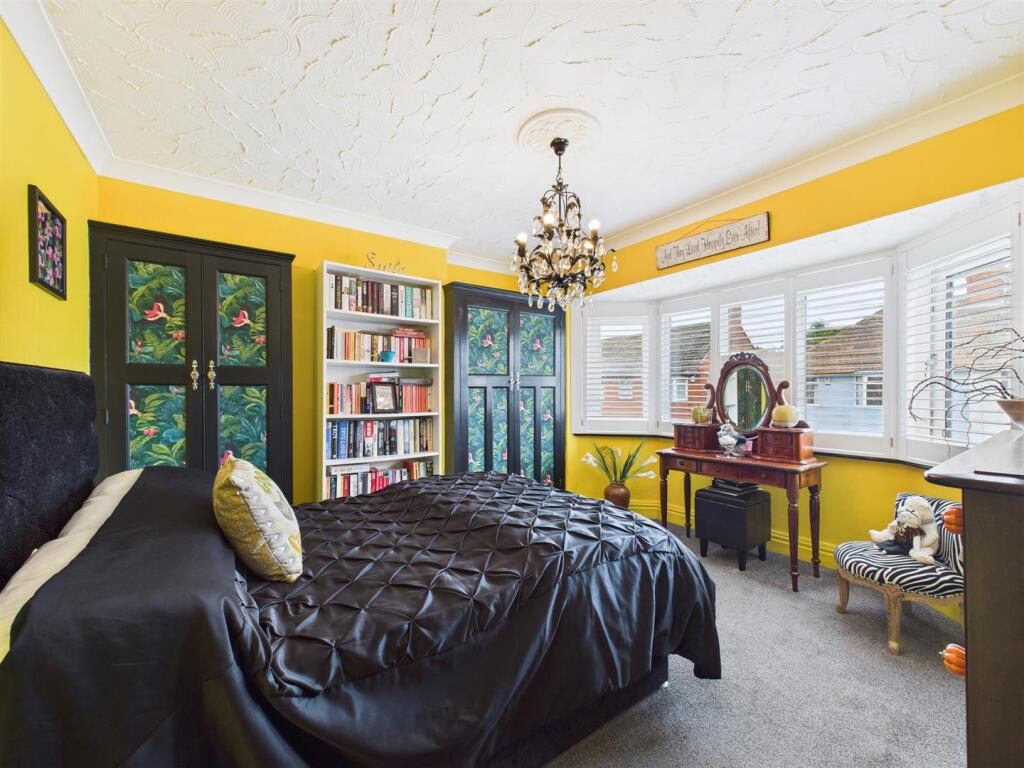 Bedroom: