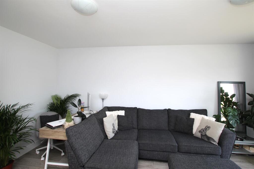 Living Room - b.JPG