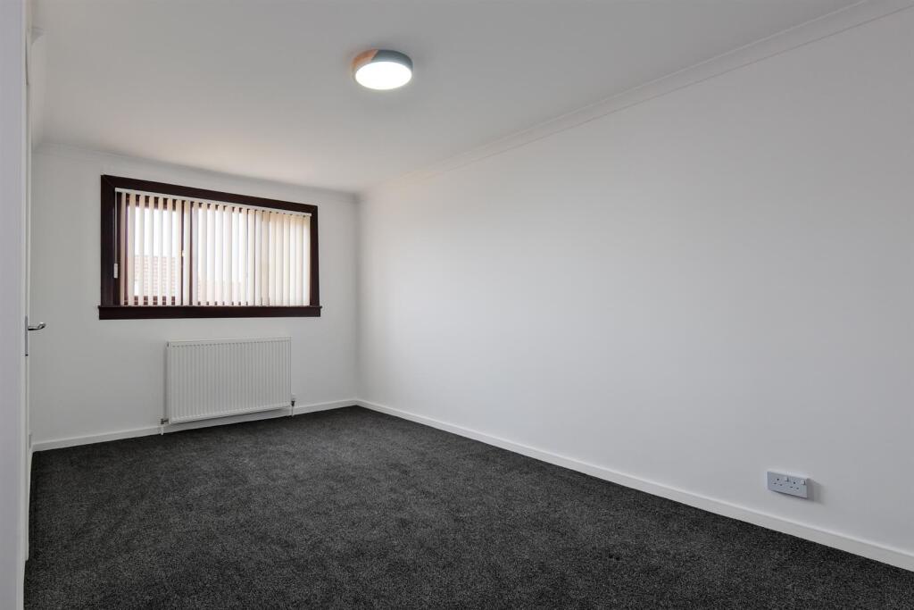 033-4 Gigha Quadrant Wishaw, ML2 0TE.jpg