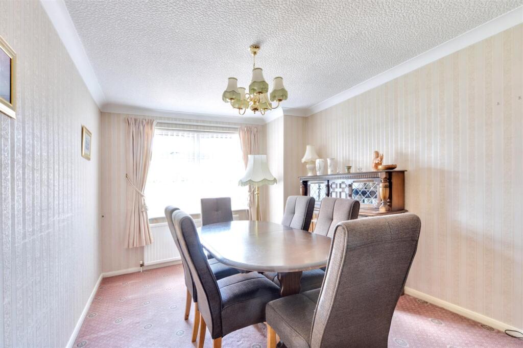 Dining Room_1.jpeg