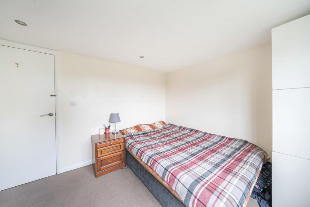 1298265-32-682da5...