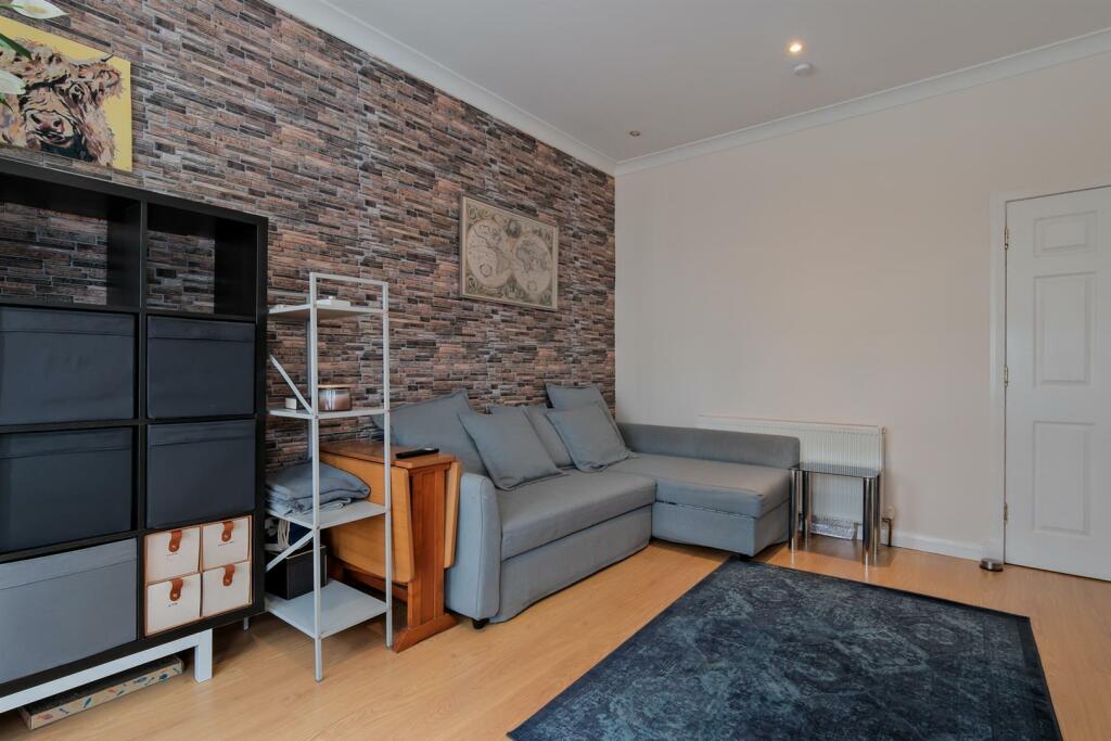 007-185 Main Street Wishaw, ML2 7NE.jpg