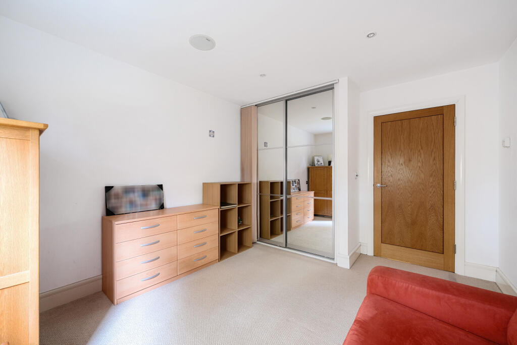 1376839-28-690dde...