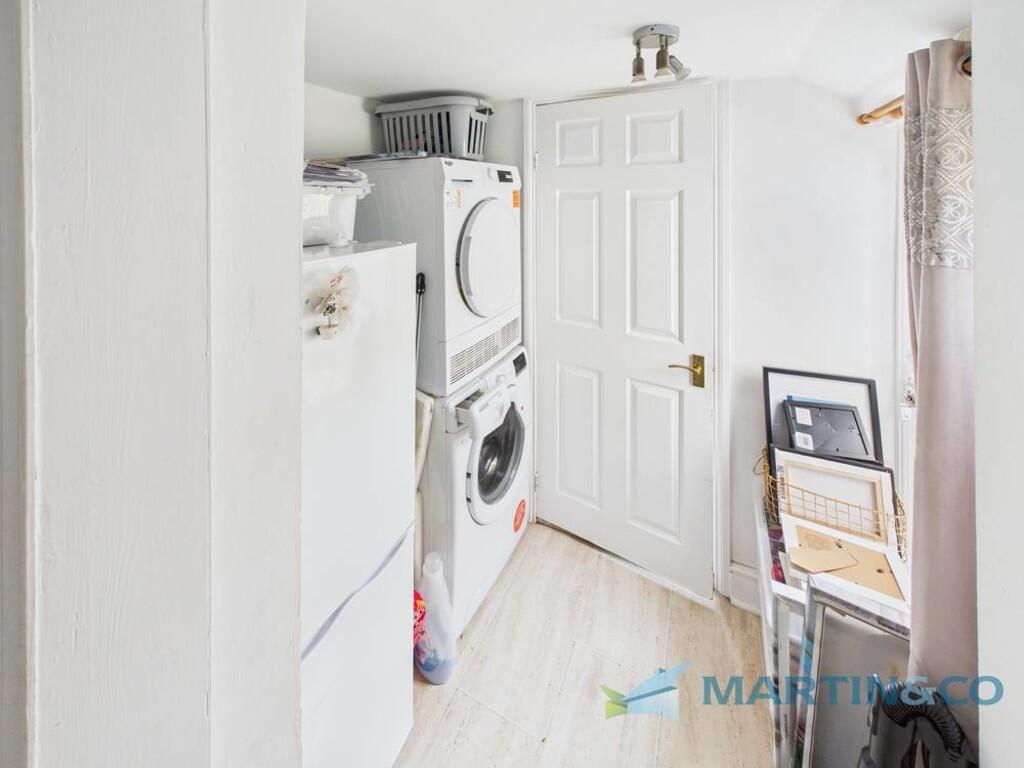 CAM02145G0-PR0076...