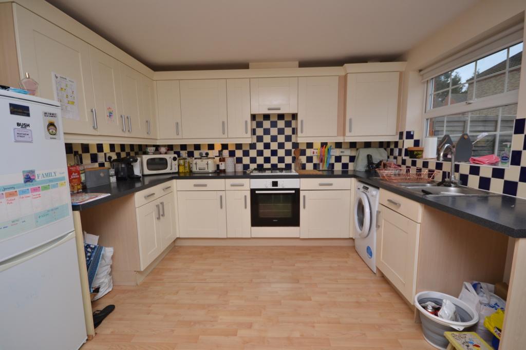 kitchen / breakfast 