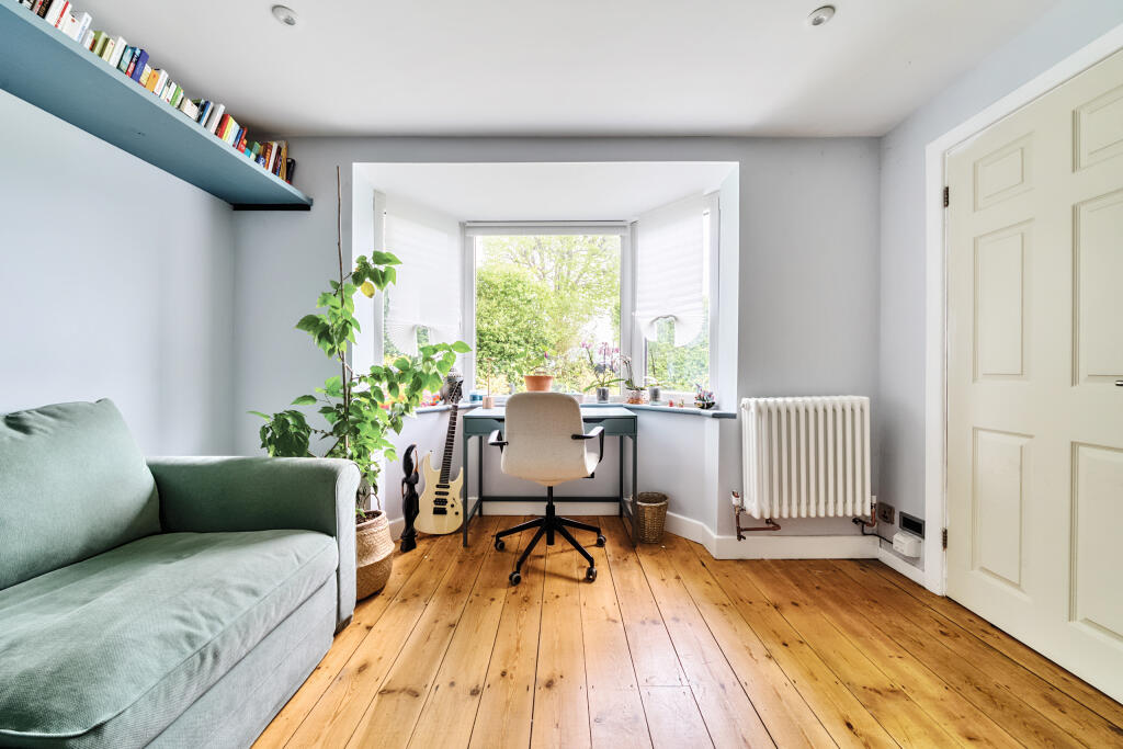 Living Space/Optional Bedroom