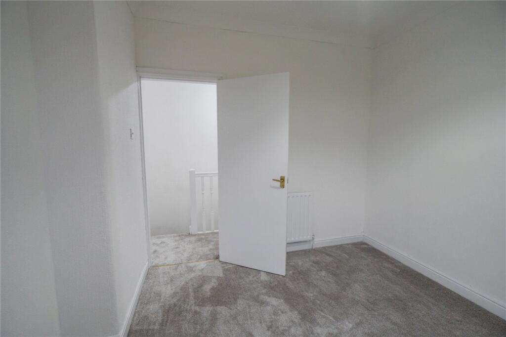 Bedroom 2 (2)