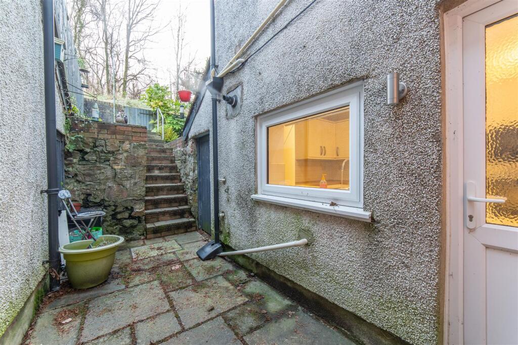 21 Balmond Terrace-14.jpg