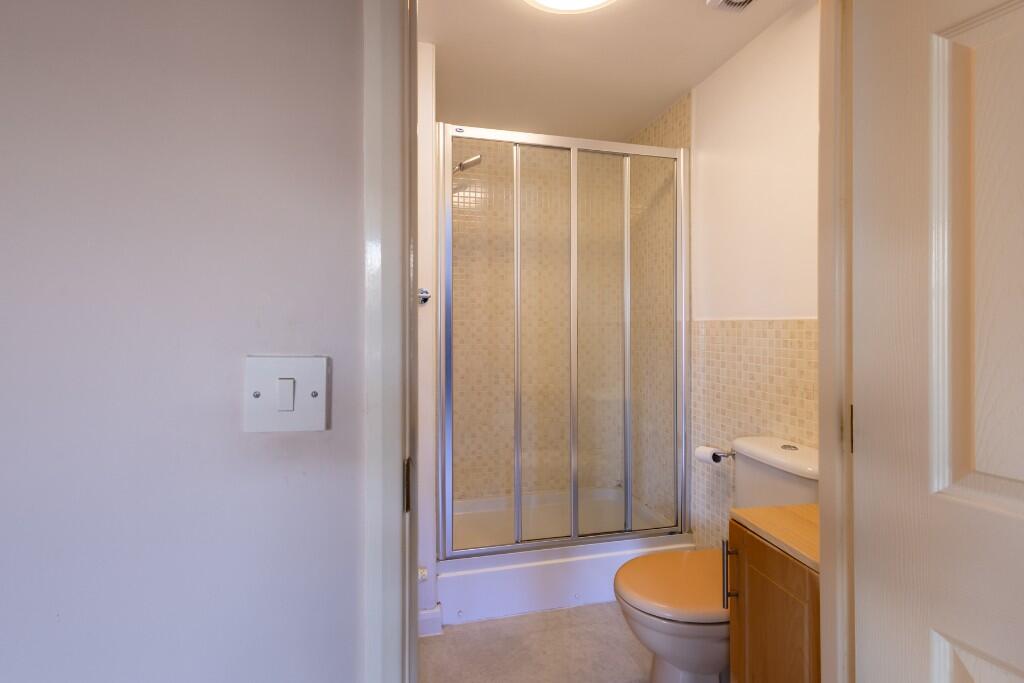 Bed One En Suite