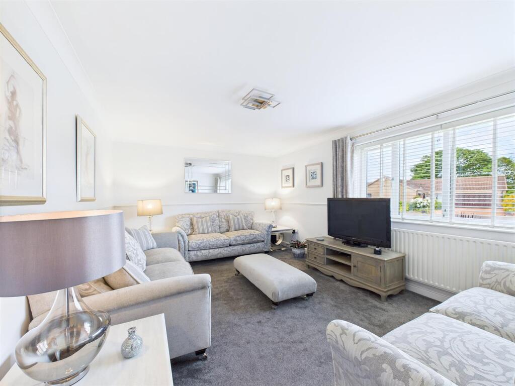 Sitting Room/Bedroom 4