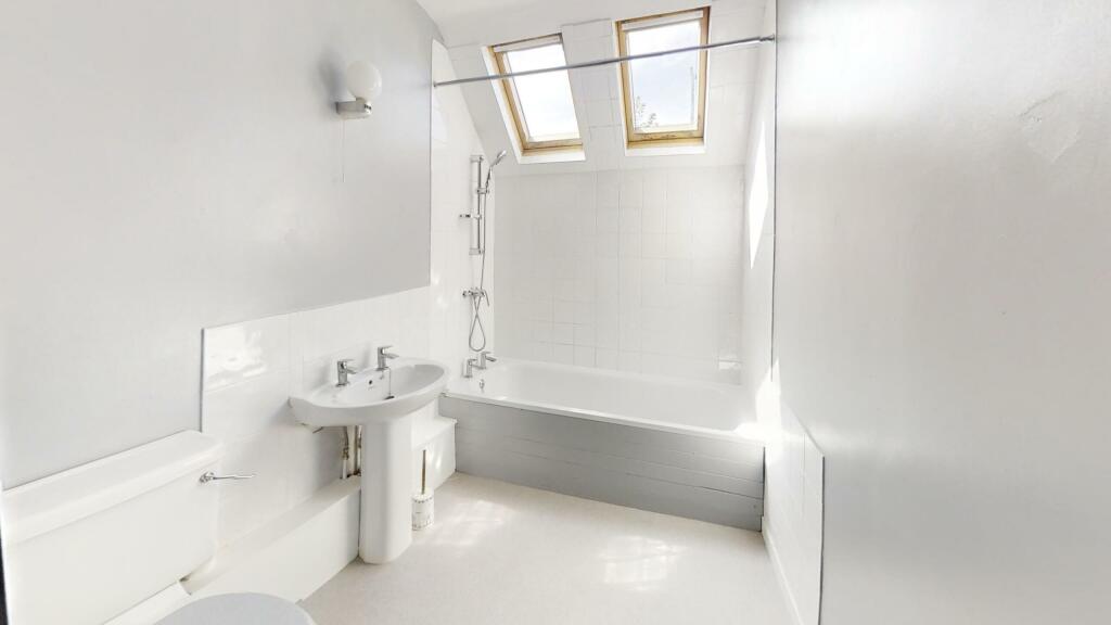 Easton-Square-Portland-Dorset-UK-Bathroom