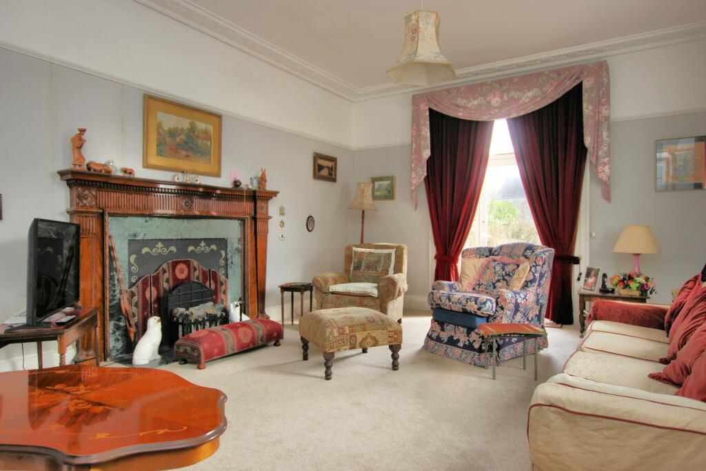 7 Castle Street, Kirkcudbright - Williamson and He