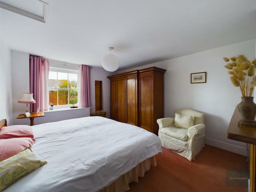 CAM02563G0-PR0081-ST