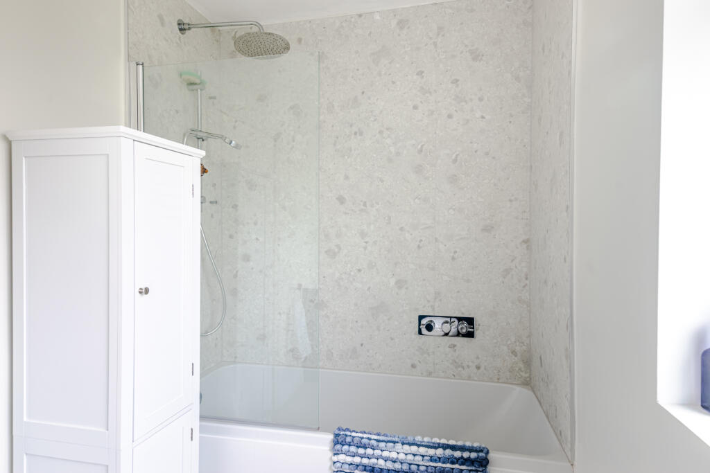 bathroom2