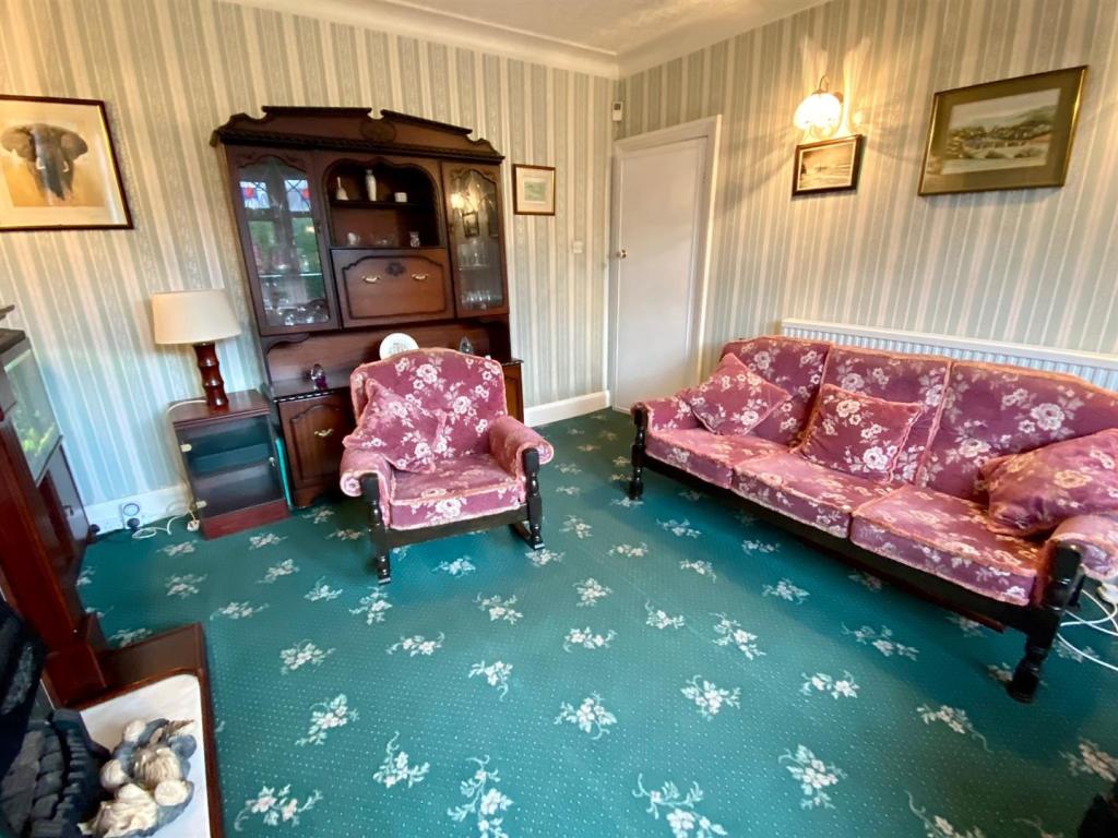 kitson hill road 34 lounge 2.jpg