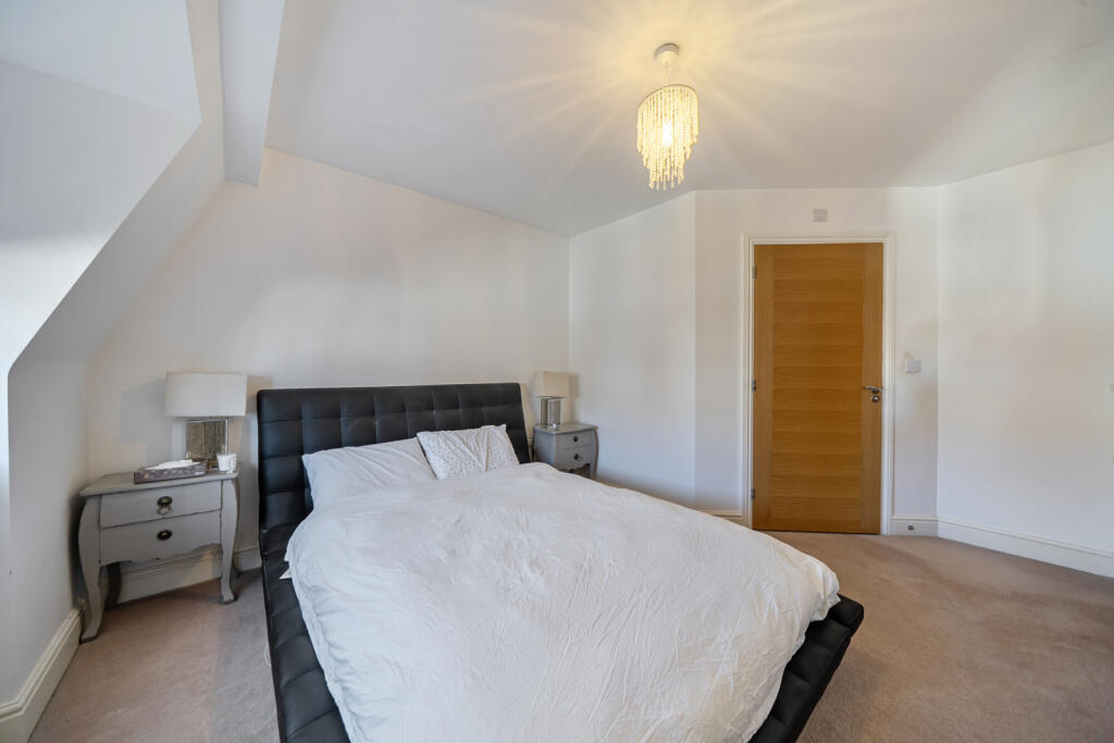 1346779-5-68dbc9e...