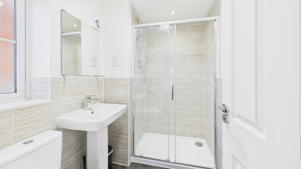 CAM04968G0-PR0077-STILL008