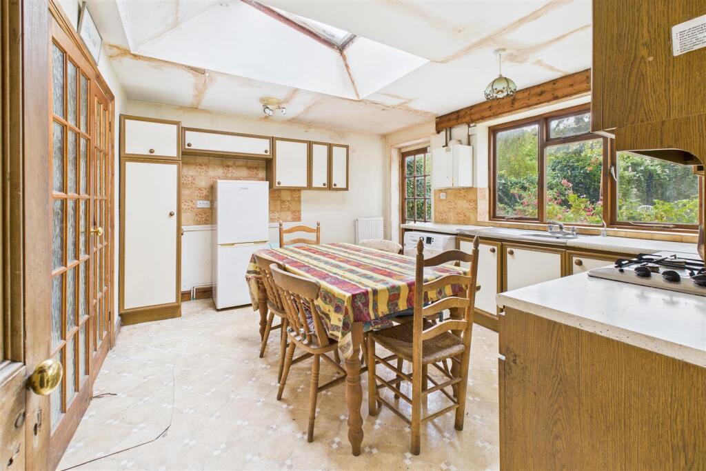 51 Benedict Street, Glastonbury, Somerset BA6 9NB 