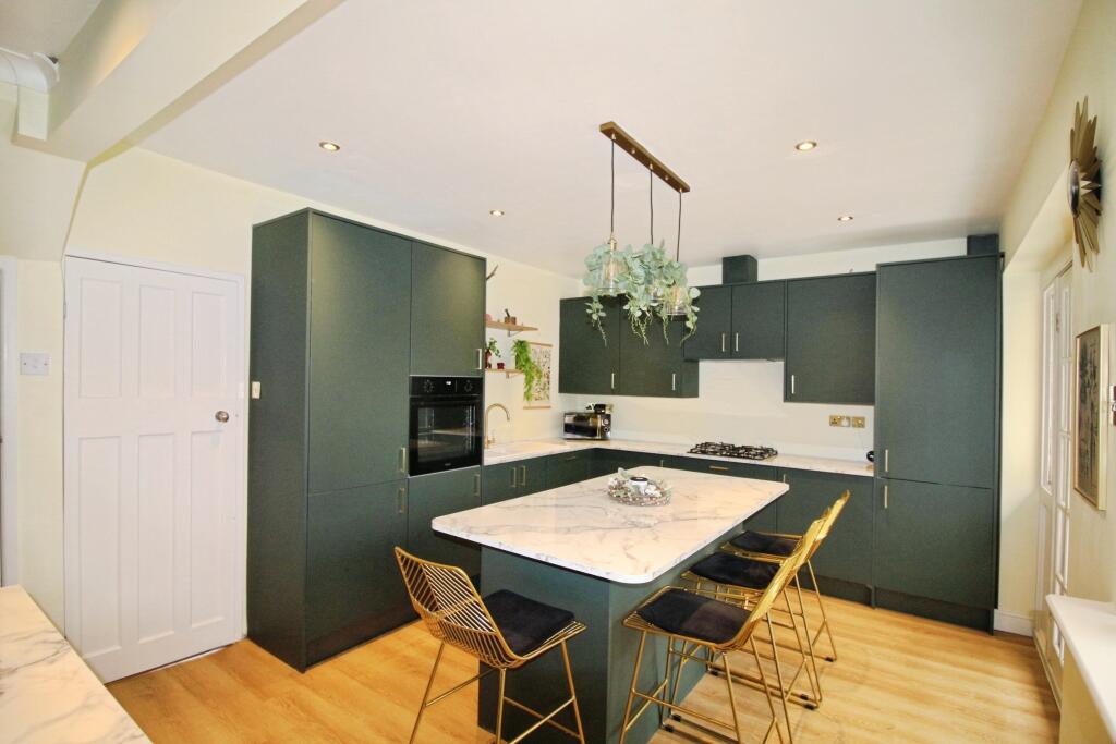 Kitchen Diner 1 Lingwell.JPG