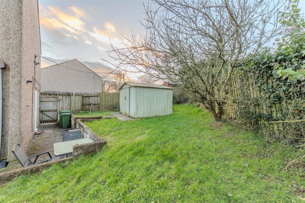 27 Keats Close-20.jpg