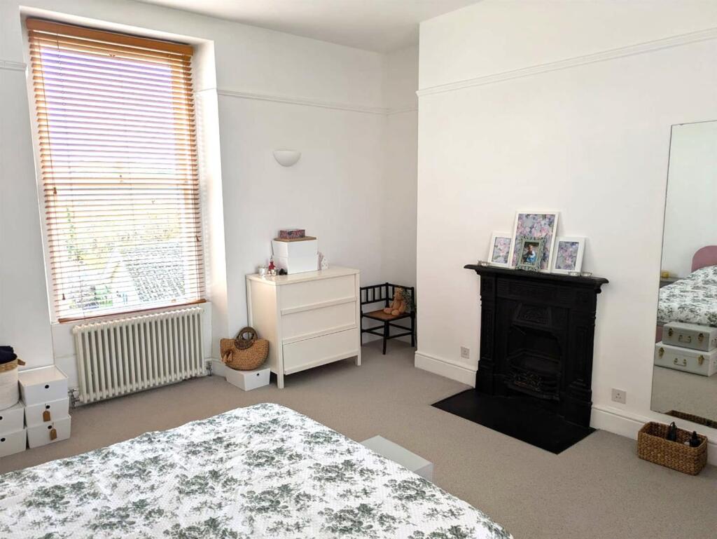 WhatsApp Image 2025-11-07 at 13.24.32_85d1470e.jpg