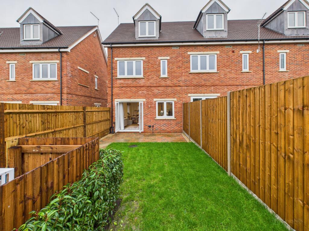 CAM02119G0-PR0505-STILL013