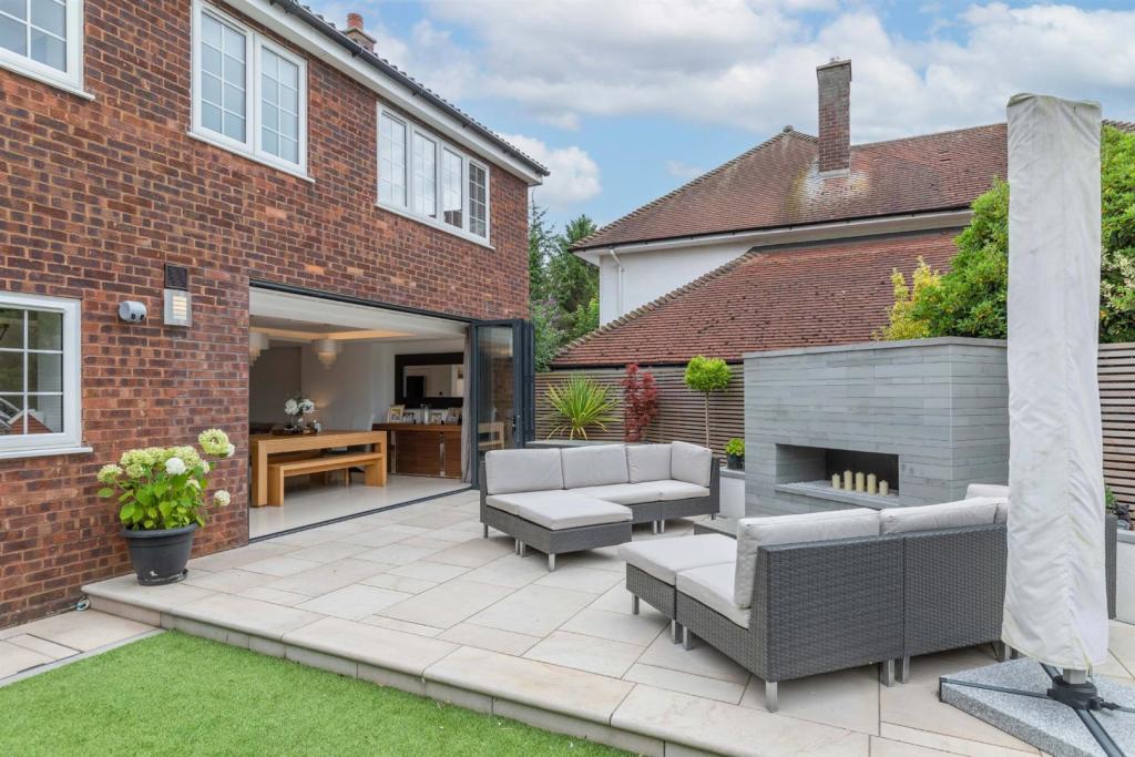 Entertaining Patio Area