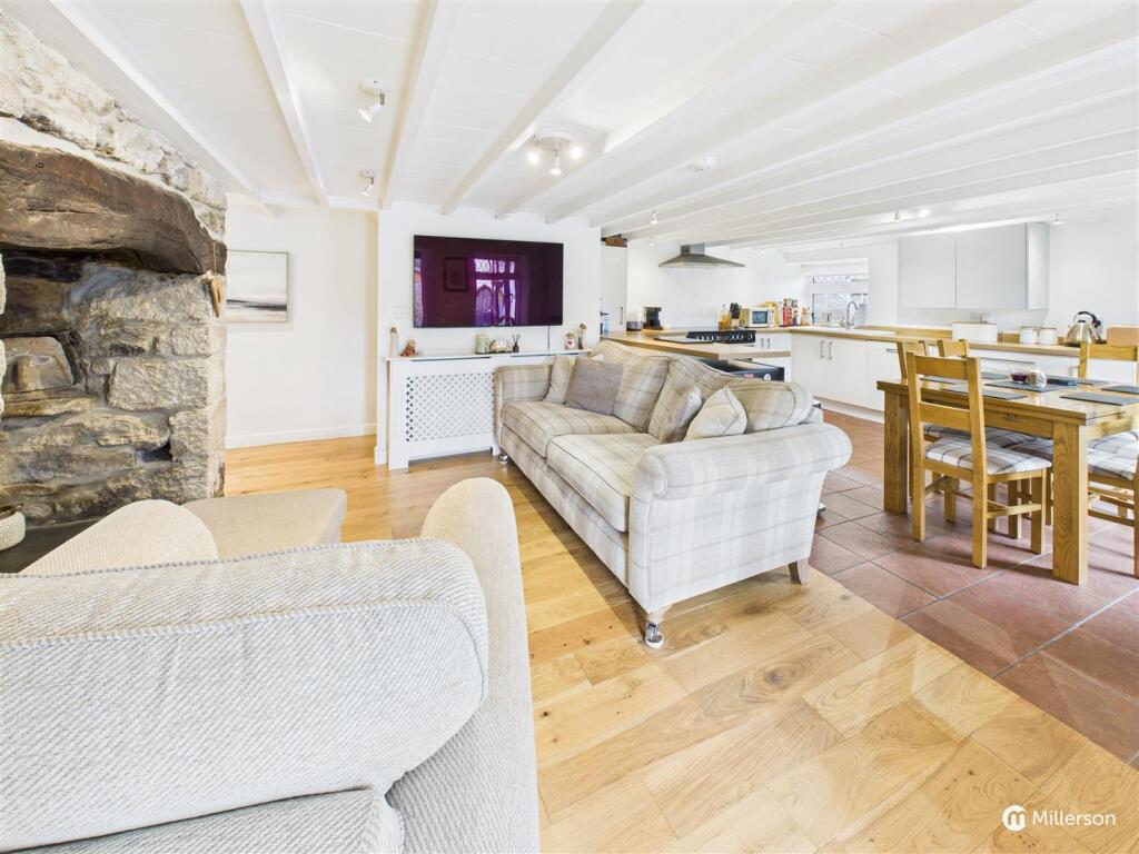 Living Area.jpg