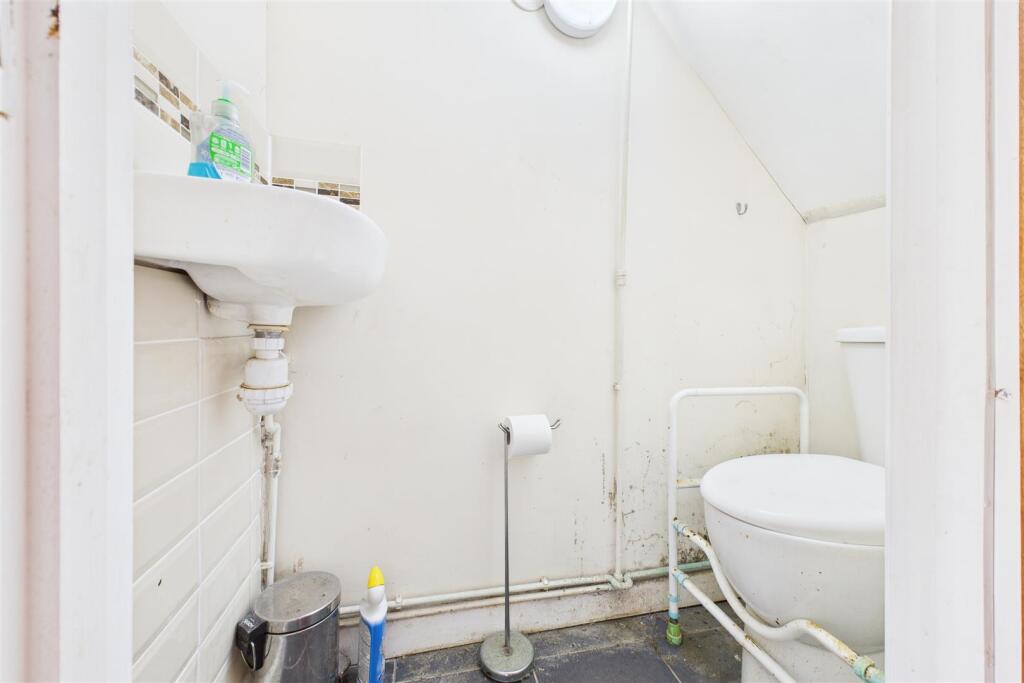 17 Pembroke Avenue, Shirehampton, Bristol BS11 9SJ